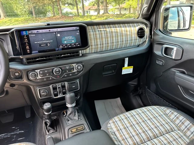 New 2026 Granite Crystal Metallic Clear-Coat Exterior Paint Jeep 85th Anniversary Edition image 12