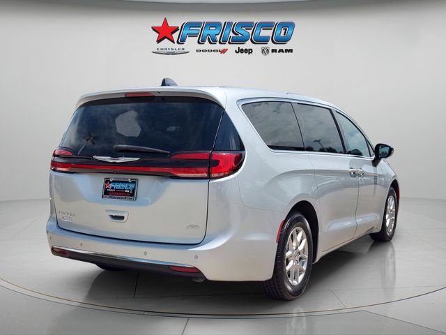Used 2024 Silver Chrysler Touring L image 7