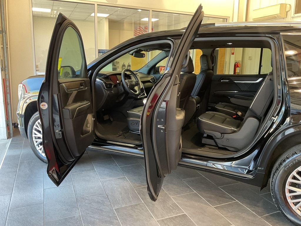 Used 2025 Black GMC Denali image 13