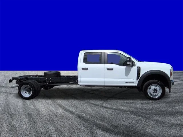 New 2026 Oxford White Ford F-550® XL image 3