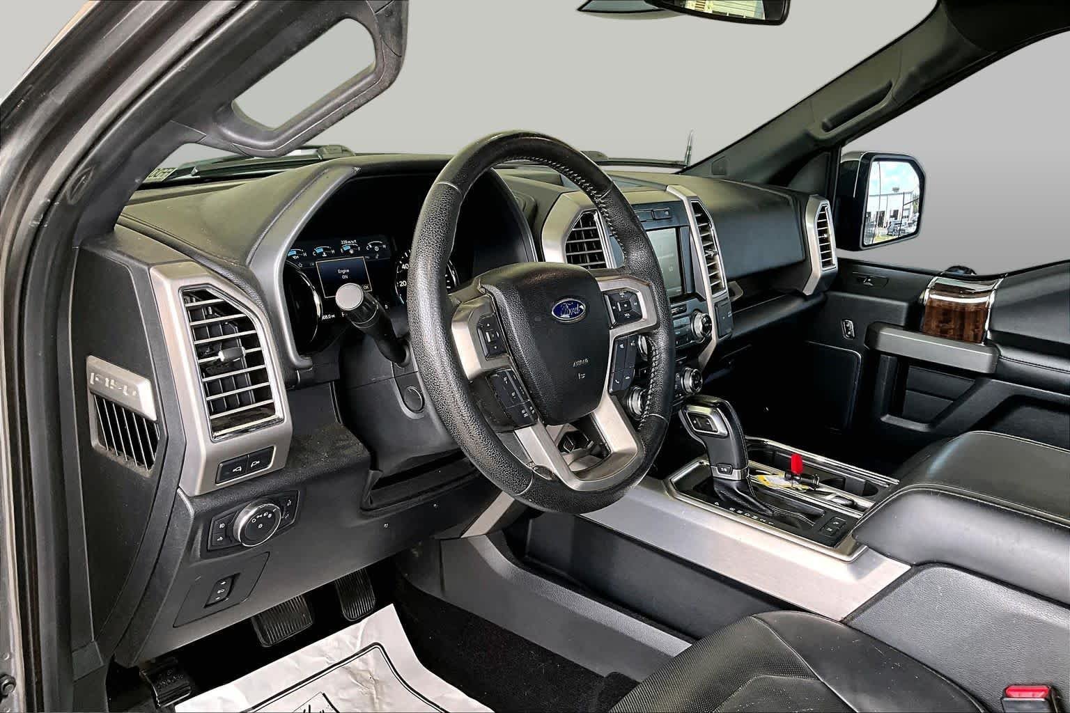 Used 2015 Magnetic Metallic Ford Platinum image 17