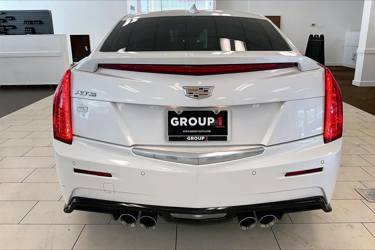 Used 2017 Crystal White Tricoat Cadillac  image 9