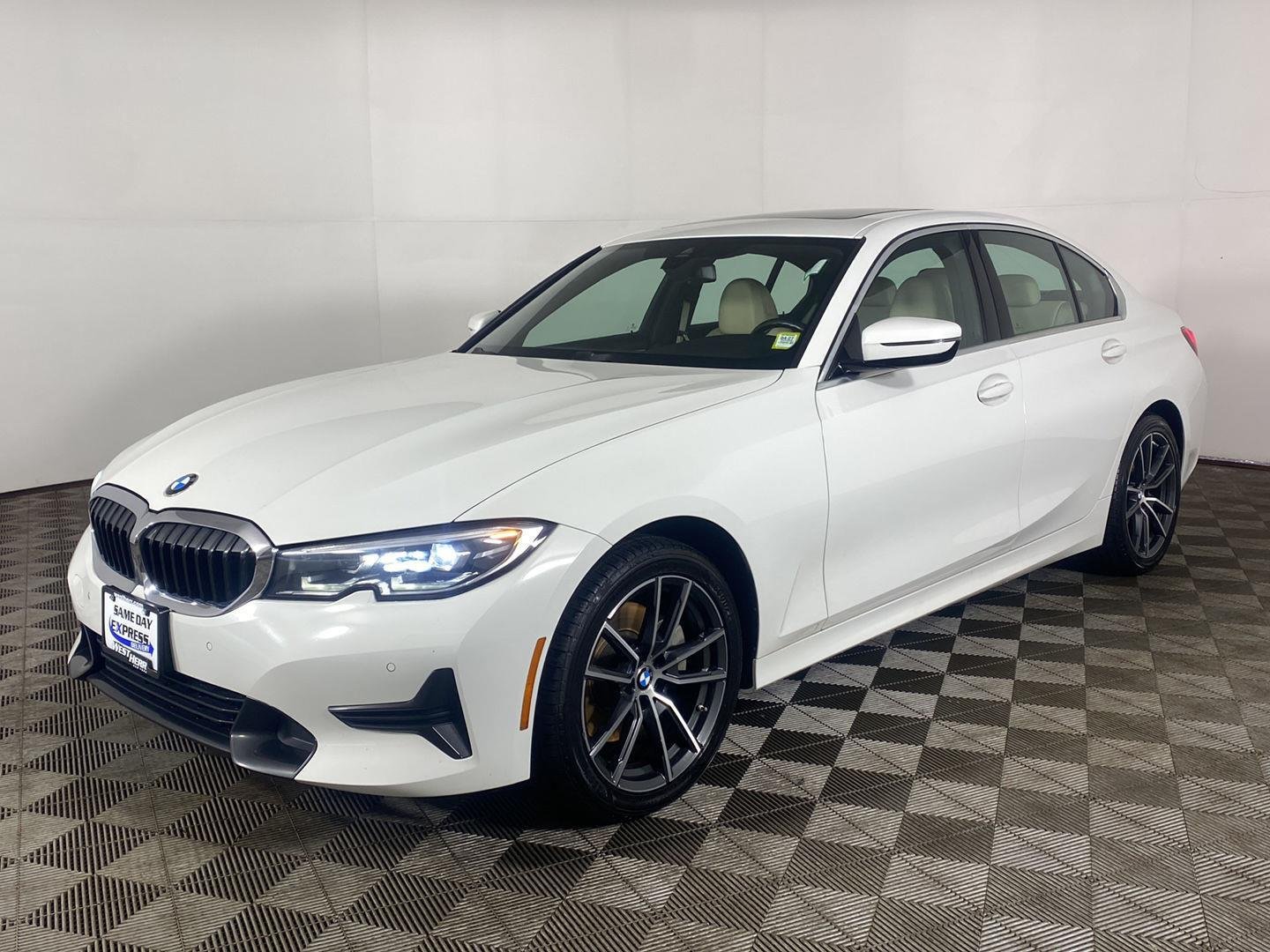 Used 2020 Alpine White BMW 330i xDrive image 26