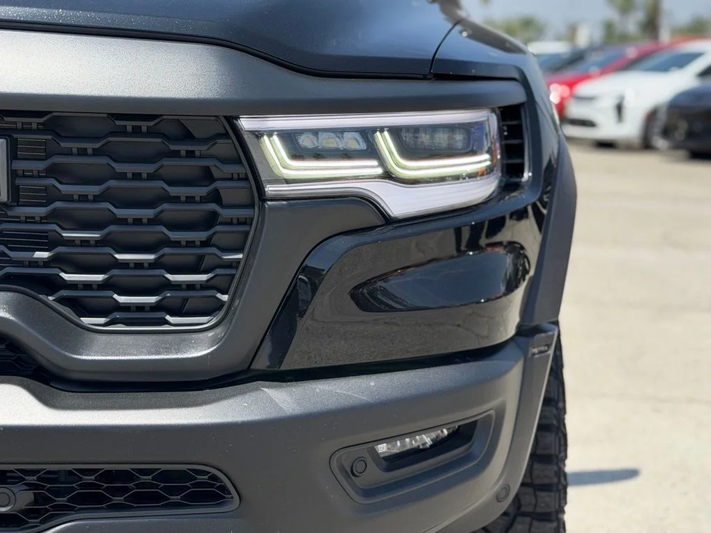 New 2026 Diamond Black Crystal Pearl-Coat Exterior Paint RAM RHO image 13