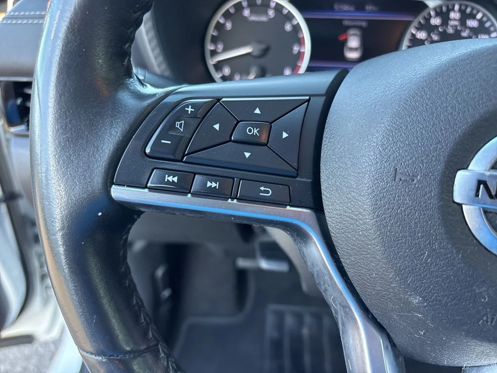 Used 2022 Aspen White Nissan SV image 14