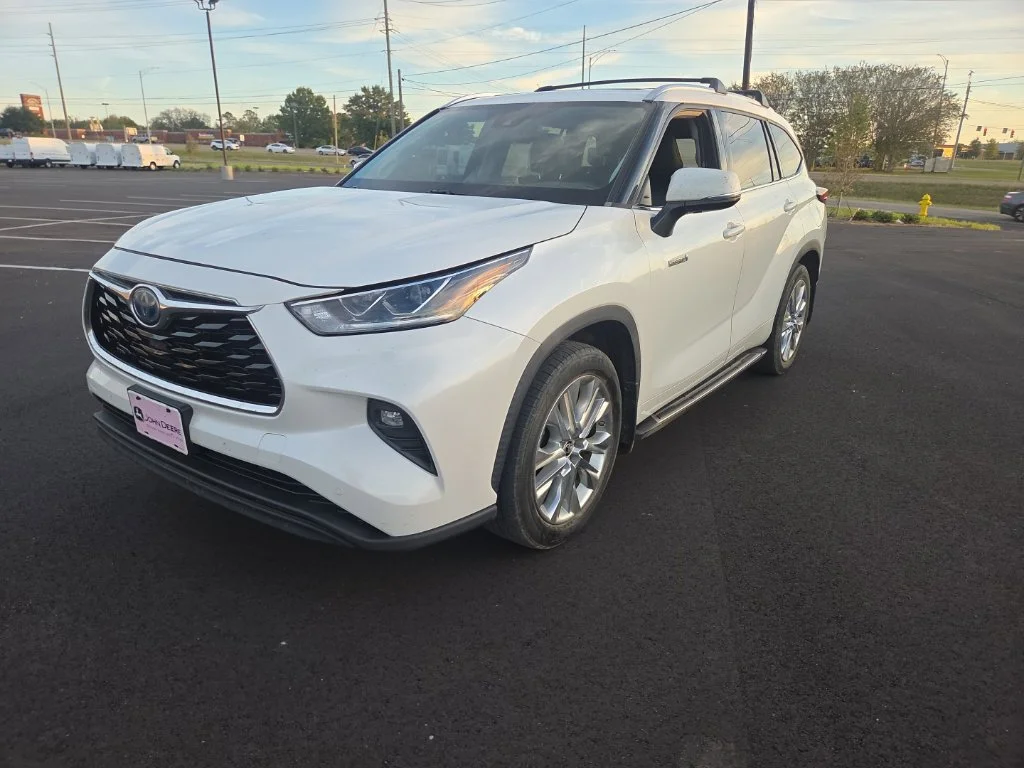 Used 2020 White Toyota Limited image 3