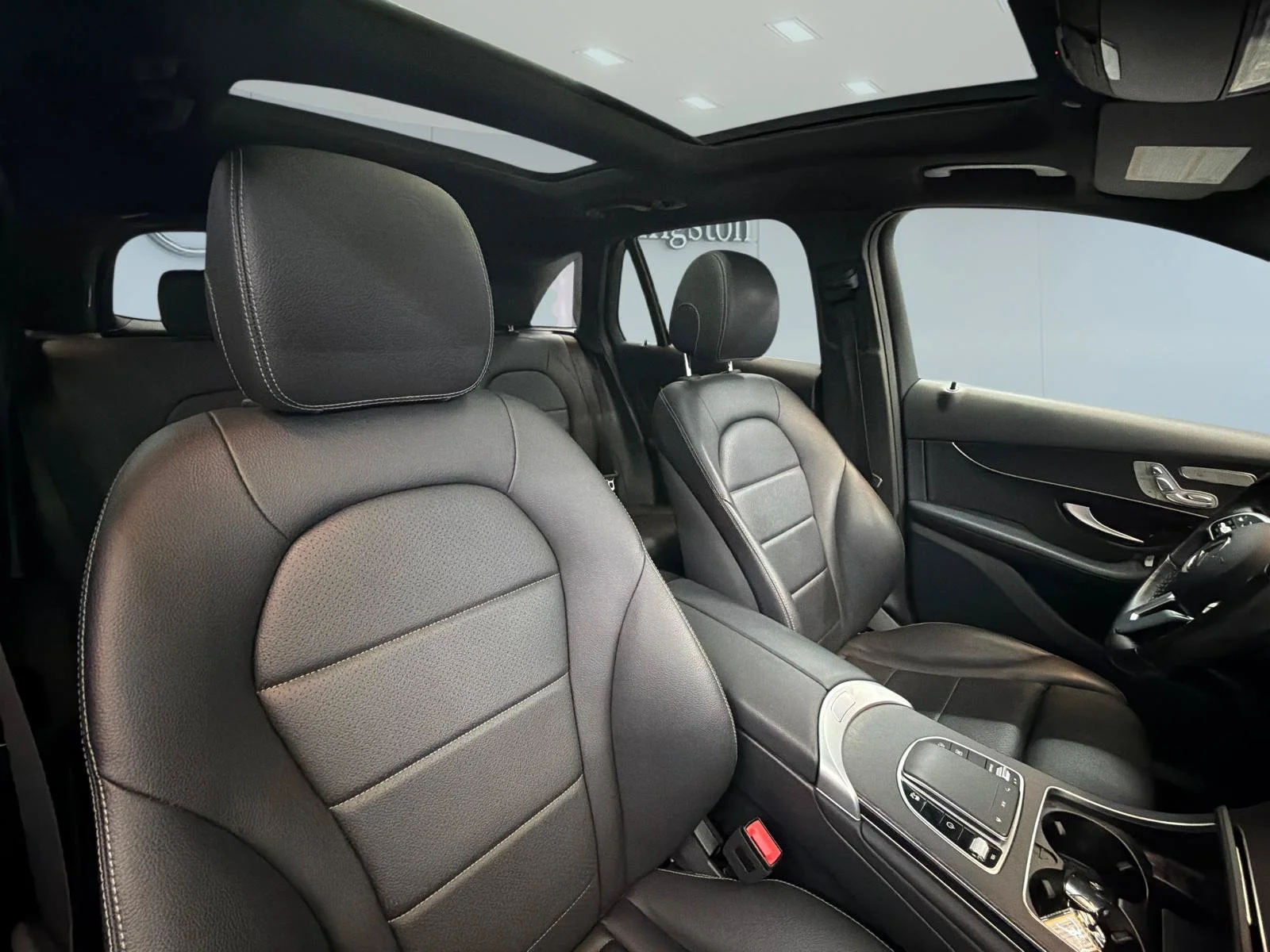 Certified Used 2022 Blue Mercedes-Benz GLC 300 image 3