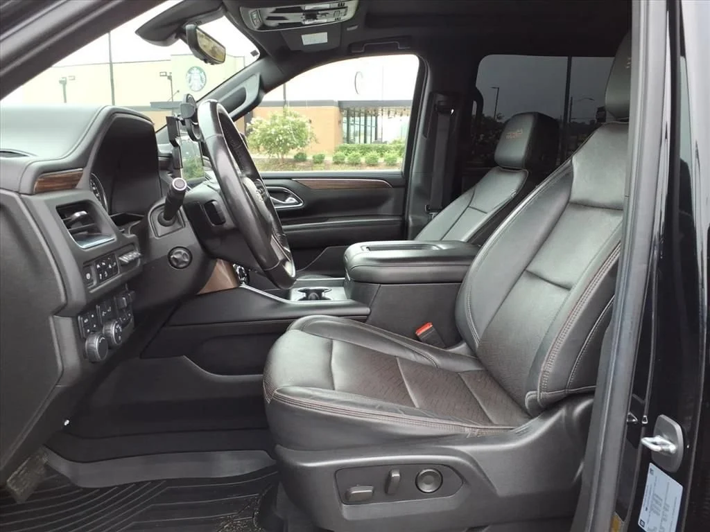 Used 2021 BLACK Chevrolet High Country image 3