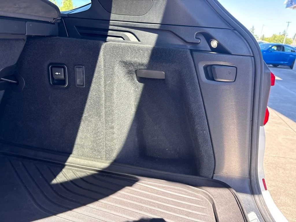 Used 2020 White BMW M40i image 28