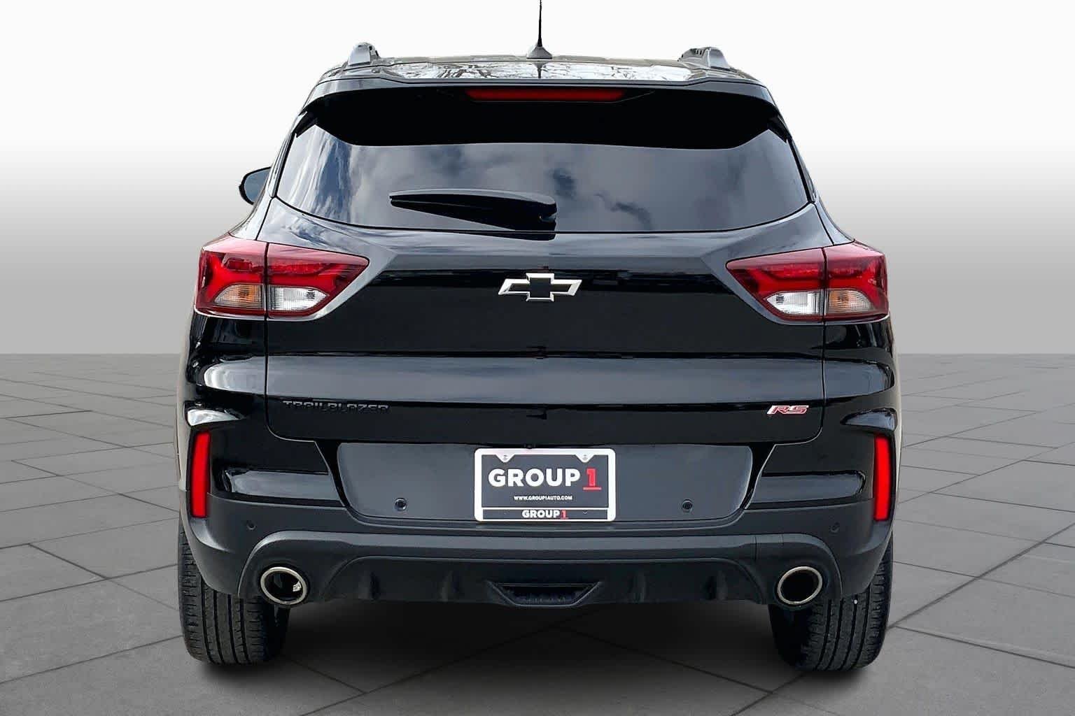 Used 2021 Mosaic Black Metallic Chevrolet RS image 5