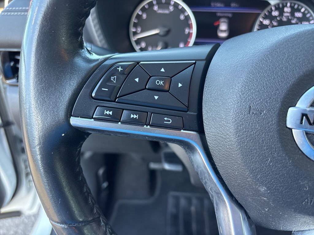 Used 2022 White Nissan SV image 14