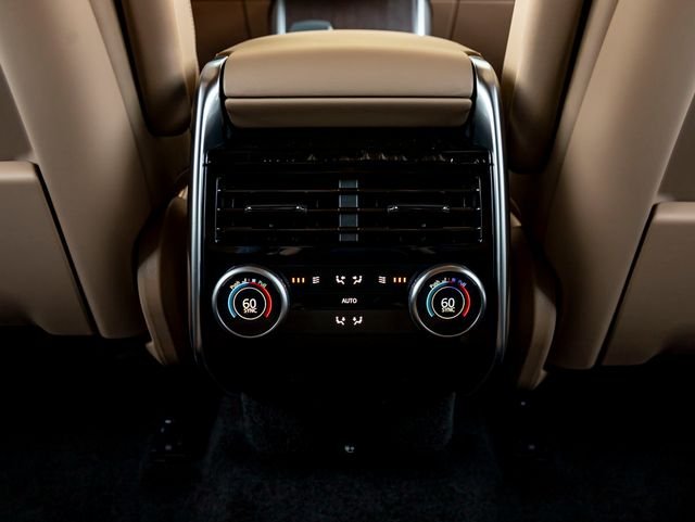 New 2026 Belgravia Green Land Rover SE image 26