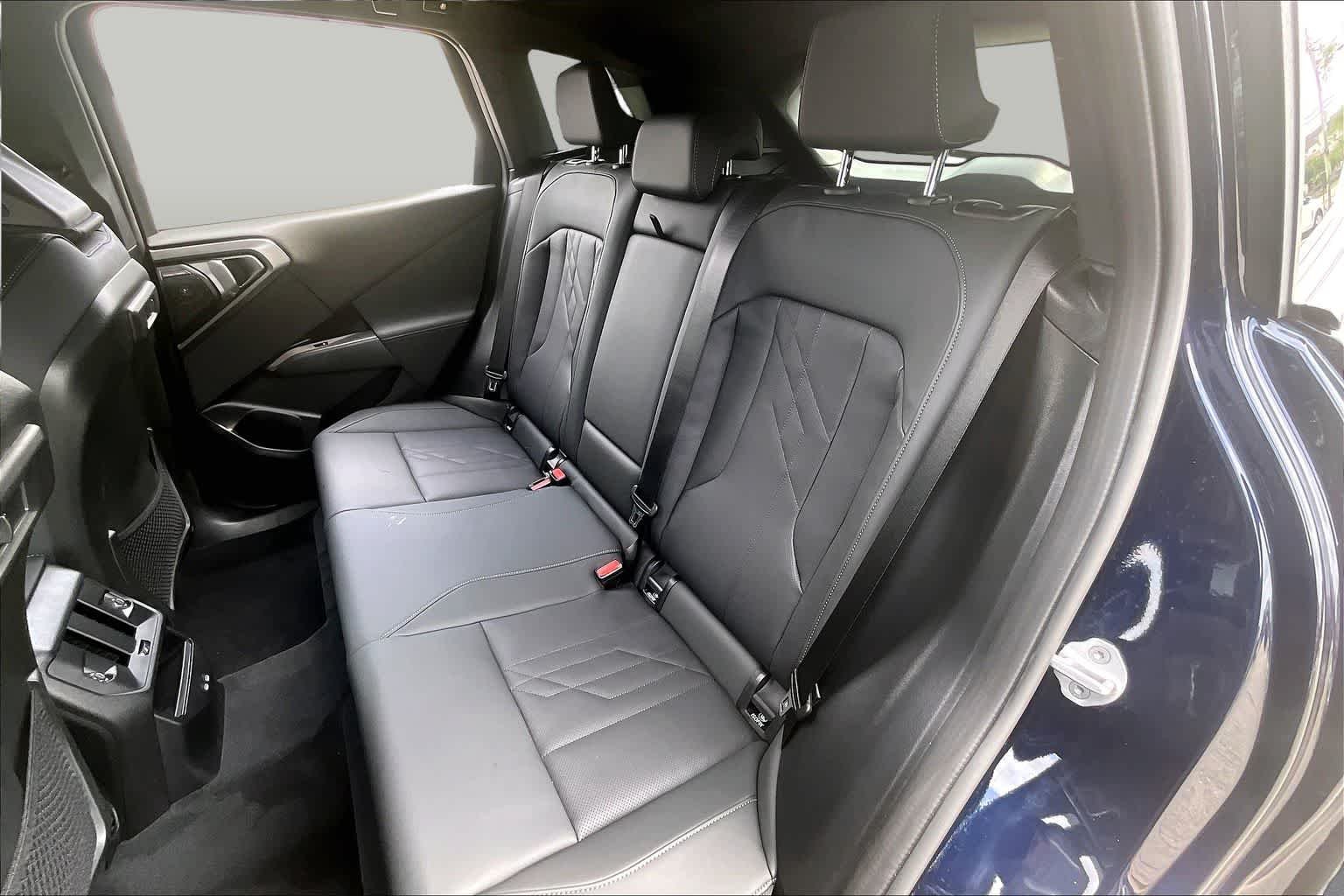 New 2026 Tanzanite Blue II Metallic BMW 30 xDrive image 18