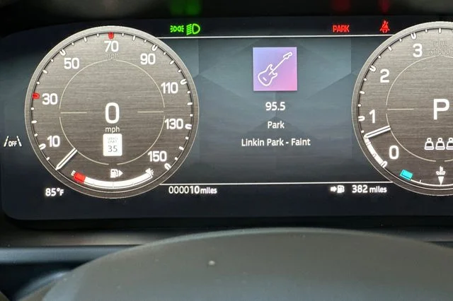 New 2026 Fuji White Land Rover X-Dynamic SE image 27