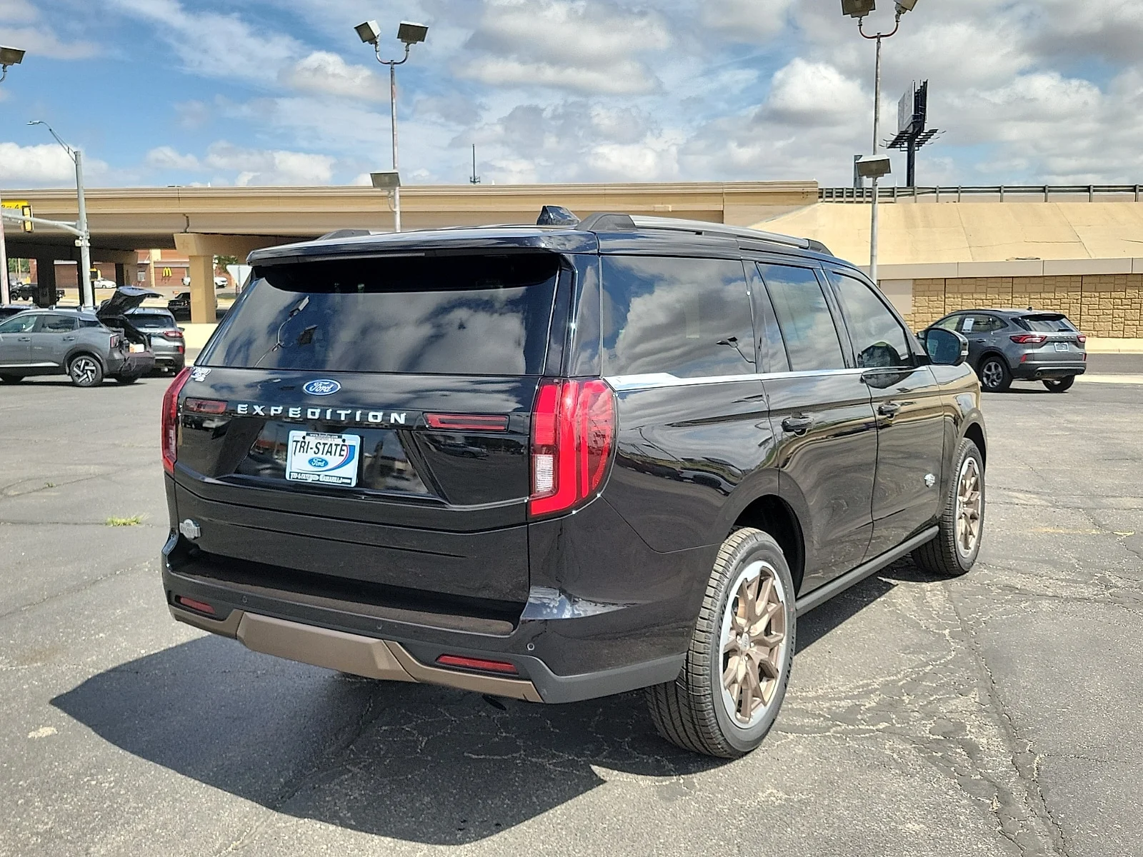 New 2026 Agate Black Metallic Ford King Ranch&reg; image 4