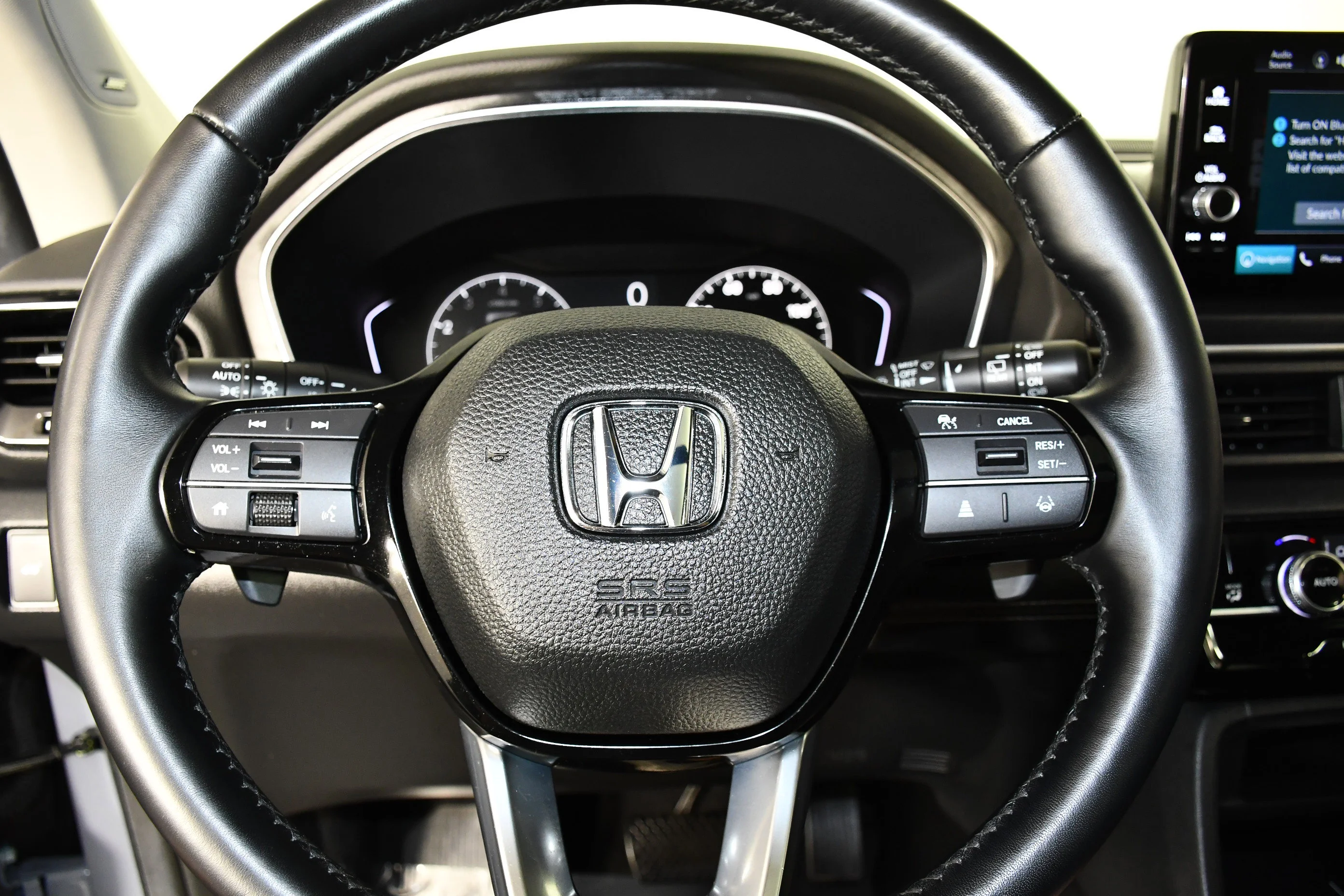 Used 2025 Gray Pearl Honda Touring image 19