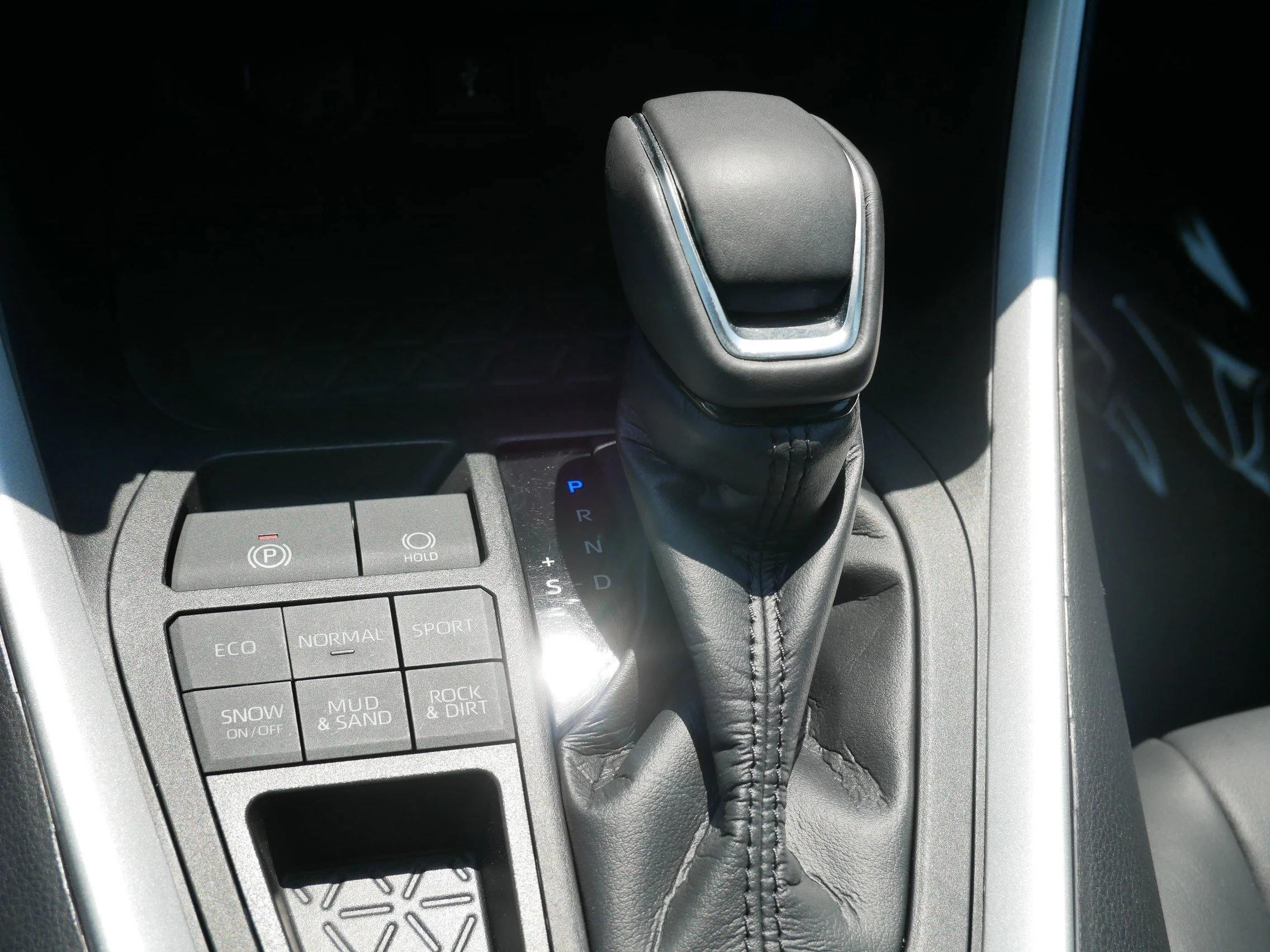 Used 2021 Magnetic Gray Metallic Toyota XLE Premium image 24