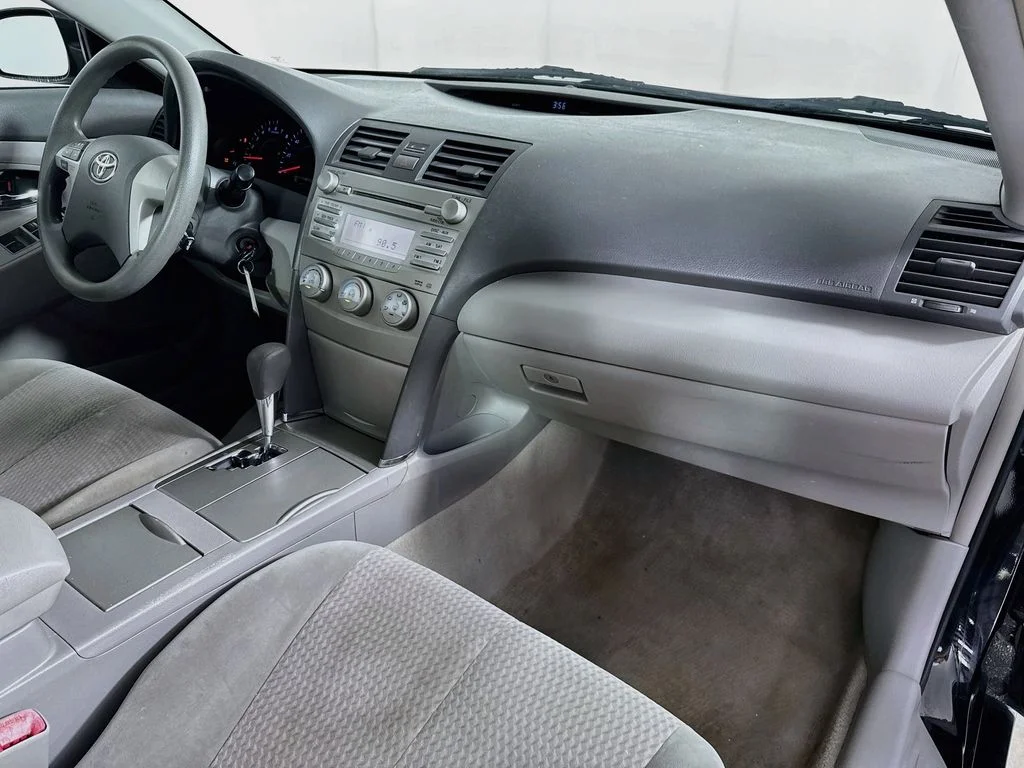 Used 2011 Black Toyota LE image 31