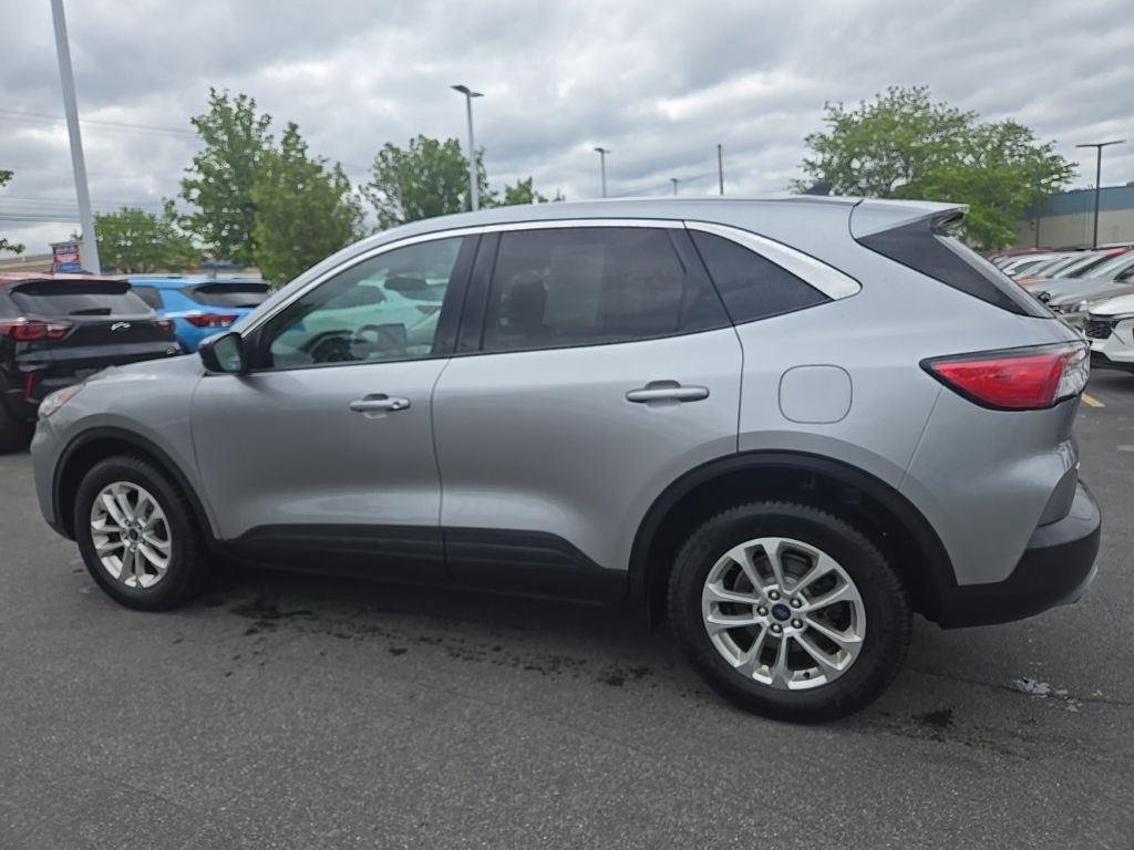 Used 2022 Silver Metallic Ford SE image 4