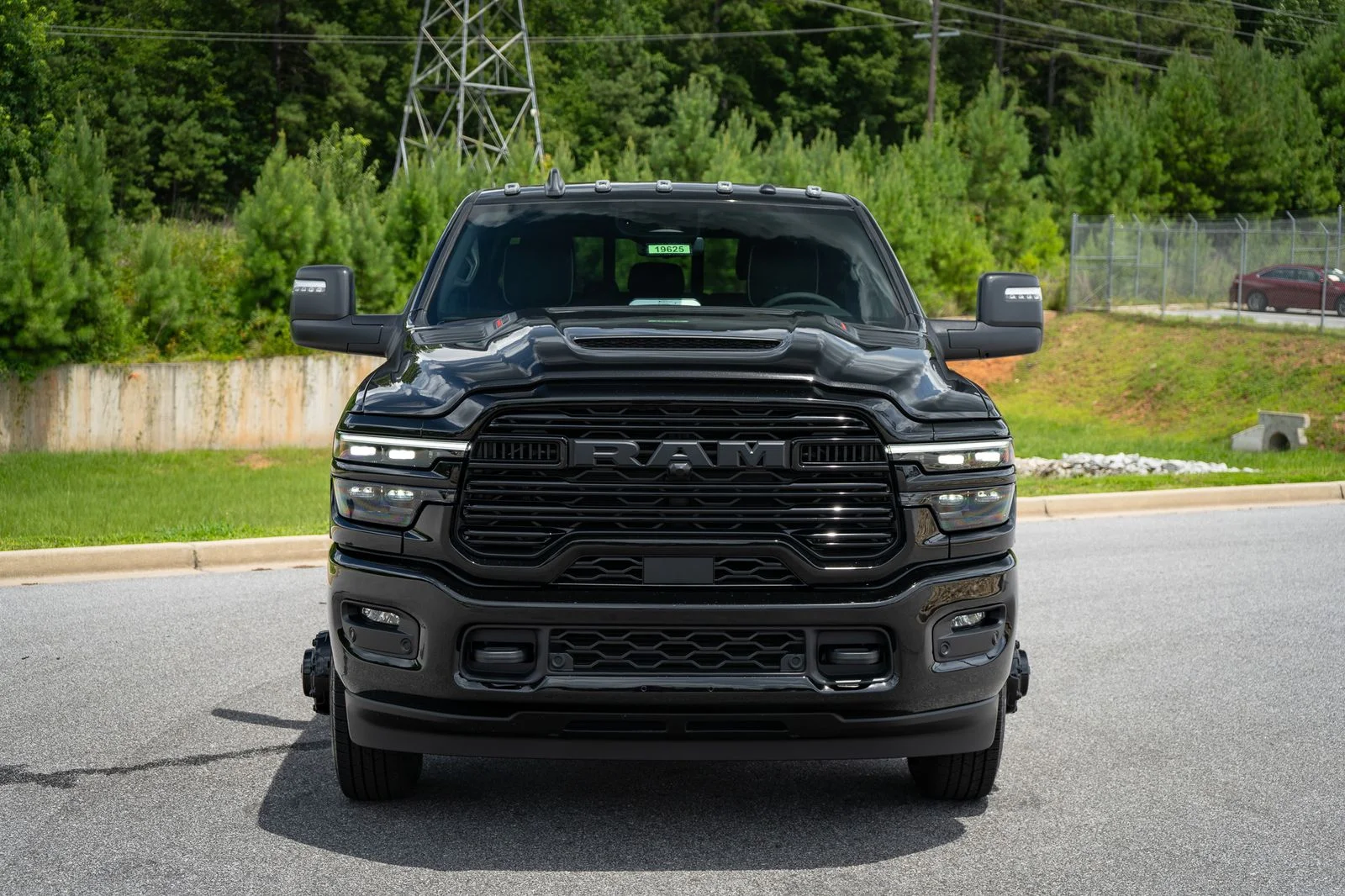 New 2026 Diamond Black Crystal Pearl-Coat Exterior Paint RAM Laramie image 8
