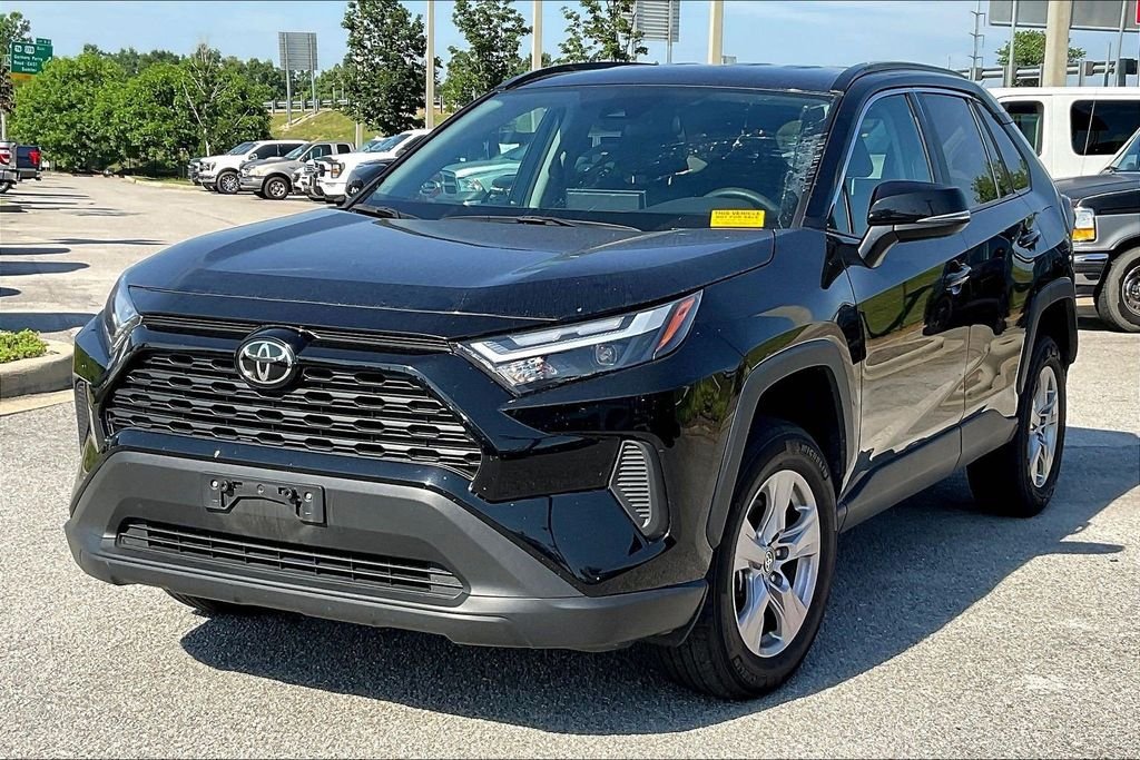 Used 2025 Midnight Black Metallic Toyota XLE image 3