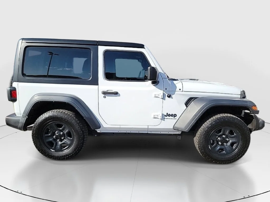 Used 2023 White Jeep Sport image 4