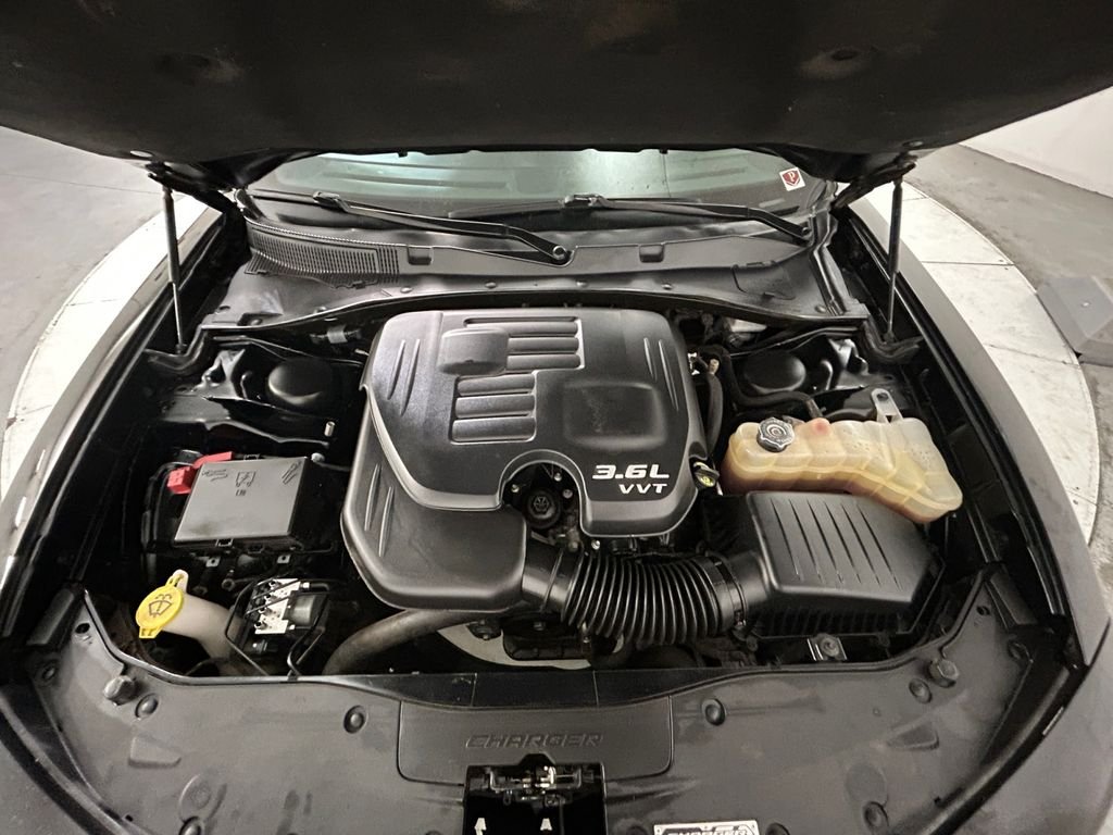 Used 2023 Black Dodge SXT image 16