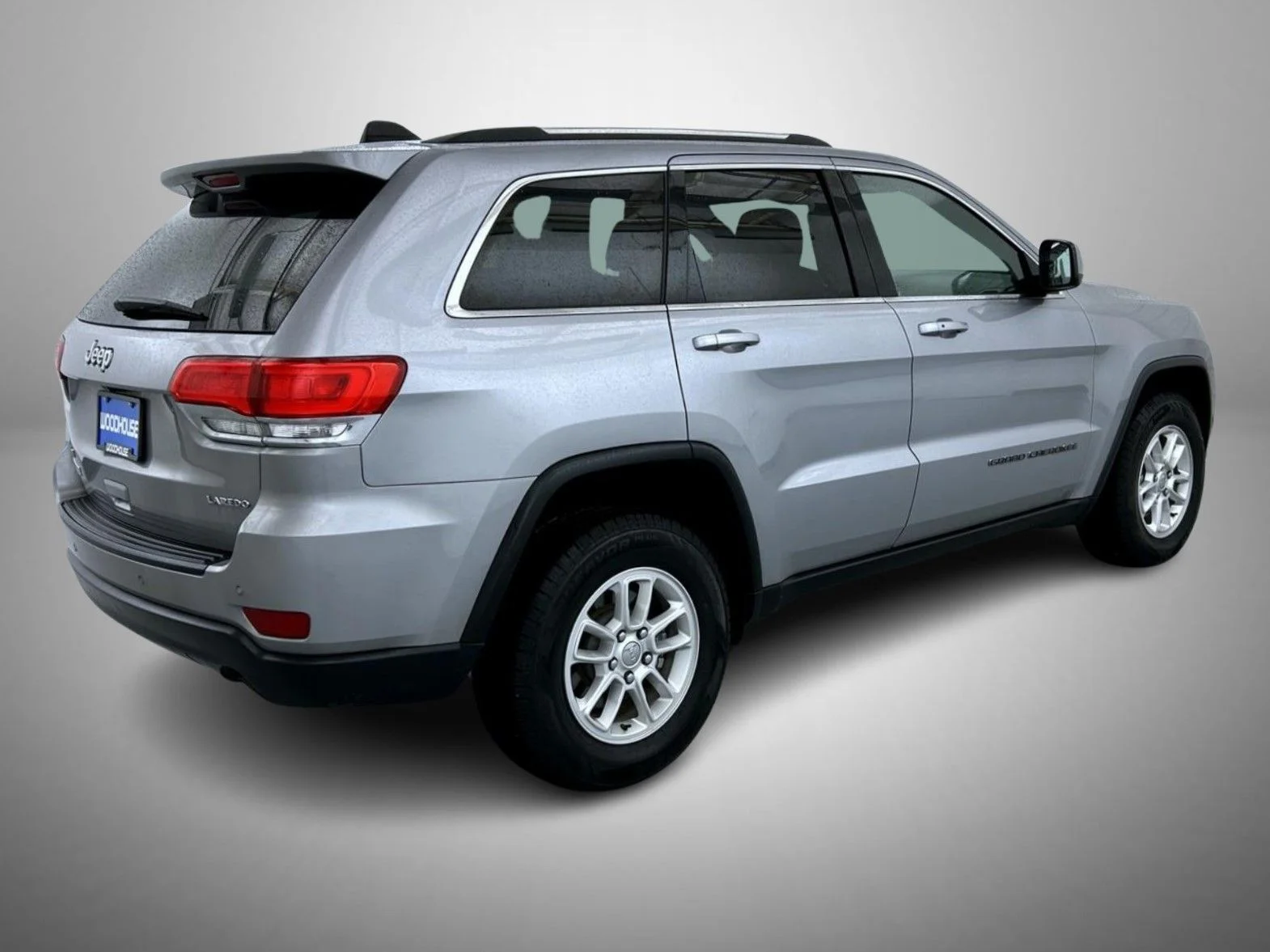 Used 2019 Silver Jeep Laredo E image 5
