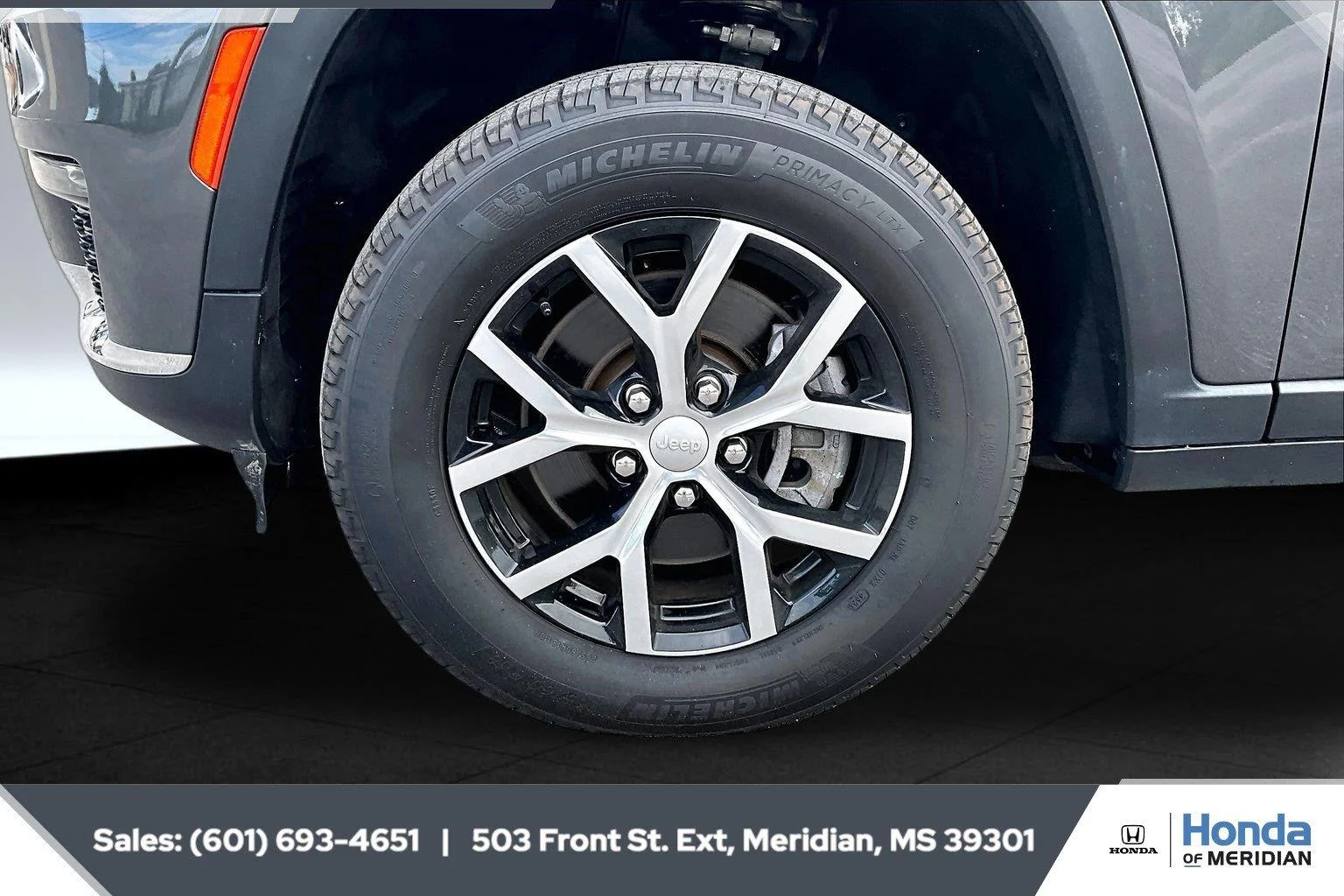 Used 2025 Baltic Gray Metallic Clearcoat Jeep Limited image 7