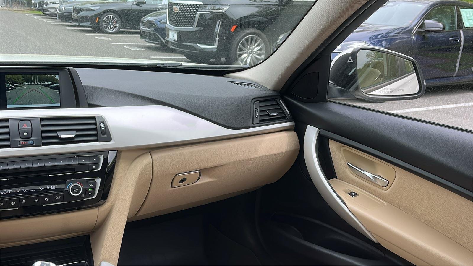 Used 2018 Alpine White BMW 320i xDrive image 23