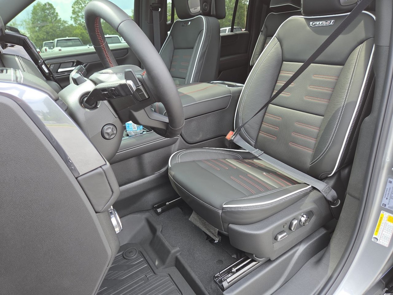 2026 GMC Yukon XL AT4 Ultimate - Photo 32