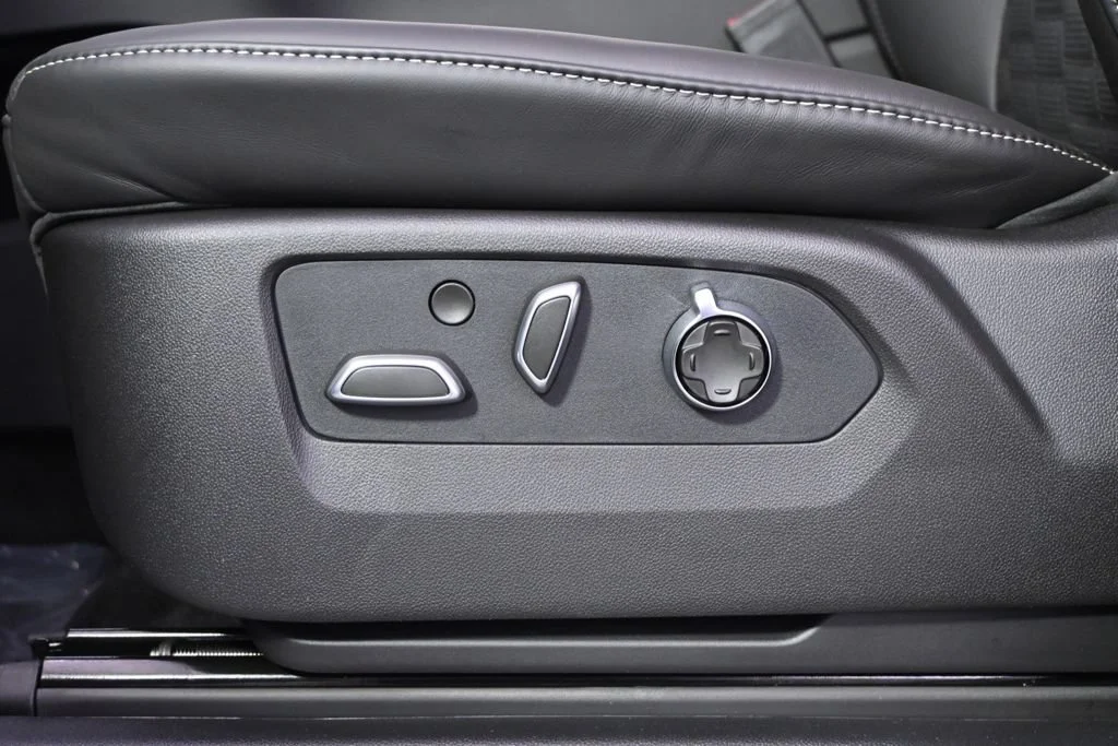 2026 Cadillac Escalade Platinum Sport - Photo 14