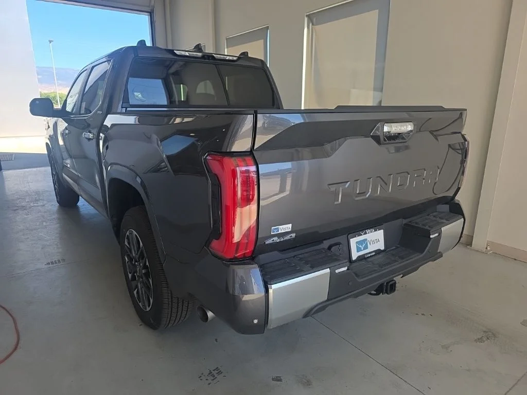 New 2026 Wind Chill Pearl <sup>1</sup> Toyota  Platinum image 6