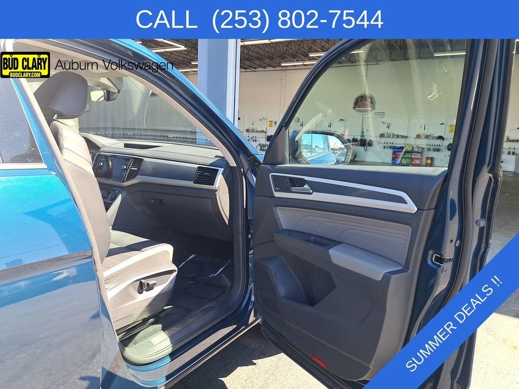 Used 2023  Volkswagen 3.6L V6 SEL Premium R-Line image 15