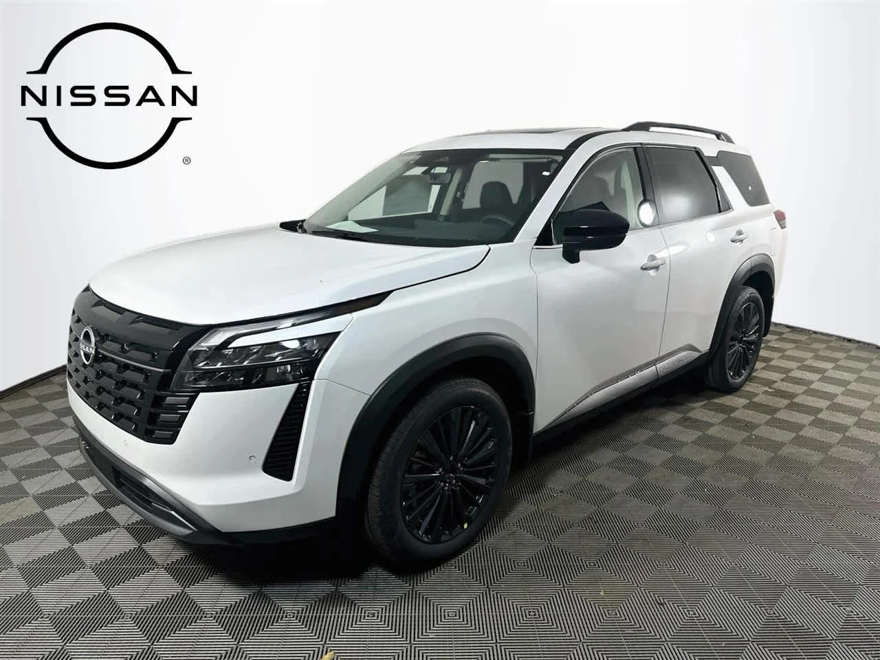 New 2026 Everest White Pearl Tricoat Nissan SL image 1