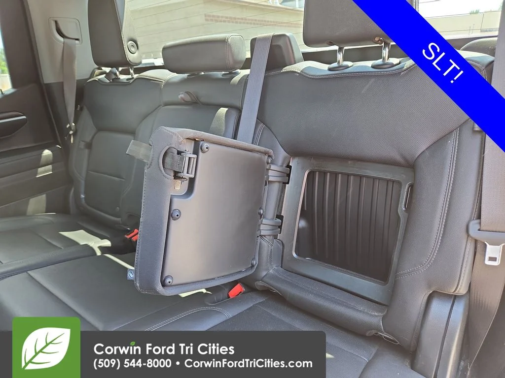 Used 2023  GMC SLT image 32