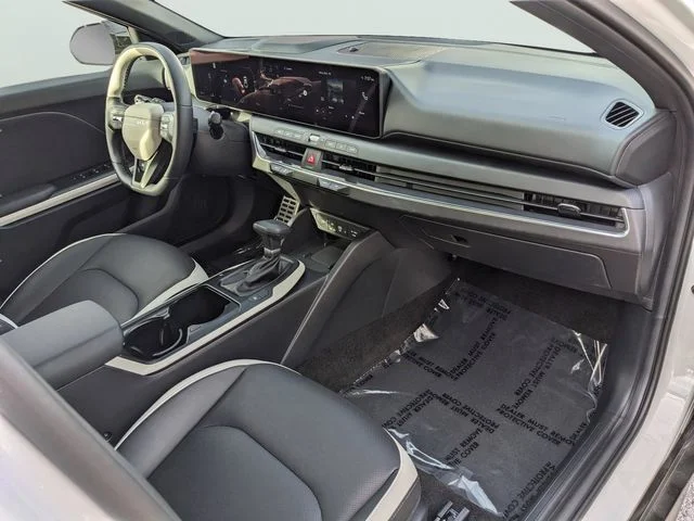 Used 2025 White Kia GT-Line Turbo image 8