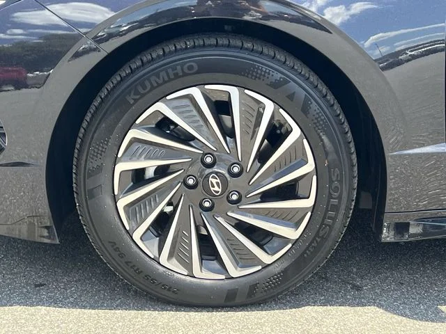 Used 2025 Blue Hyundai SEL image 39