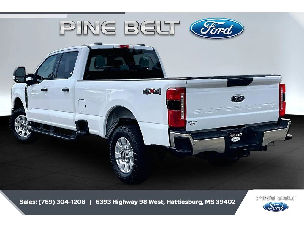 Used 2023 Oxford White Ford XLT image 2