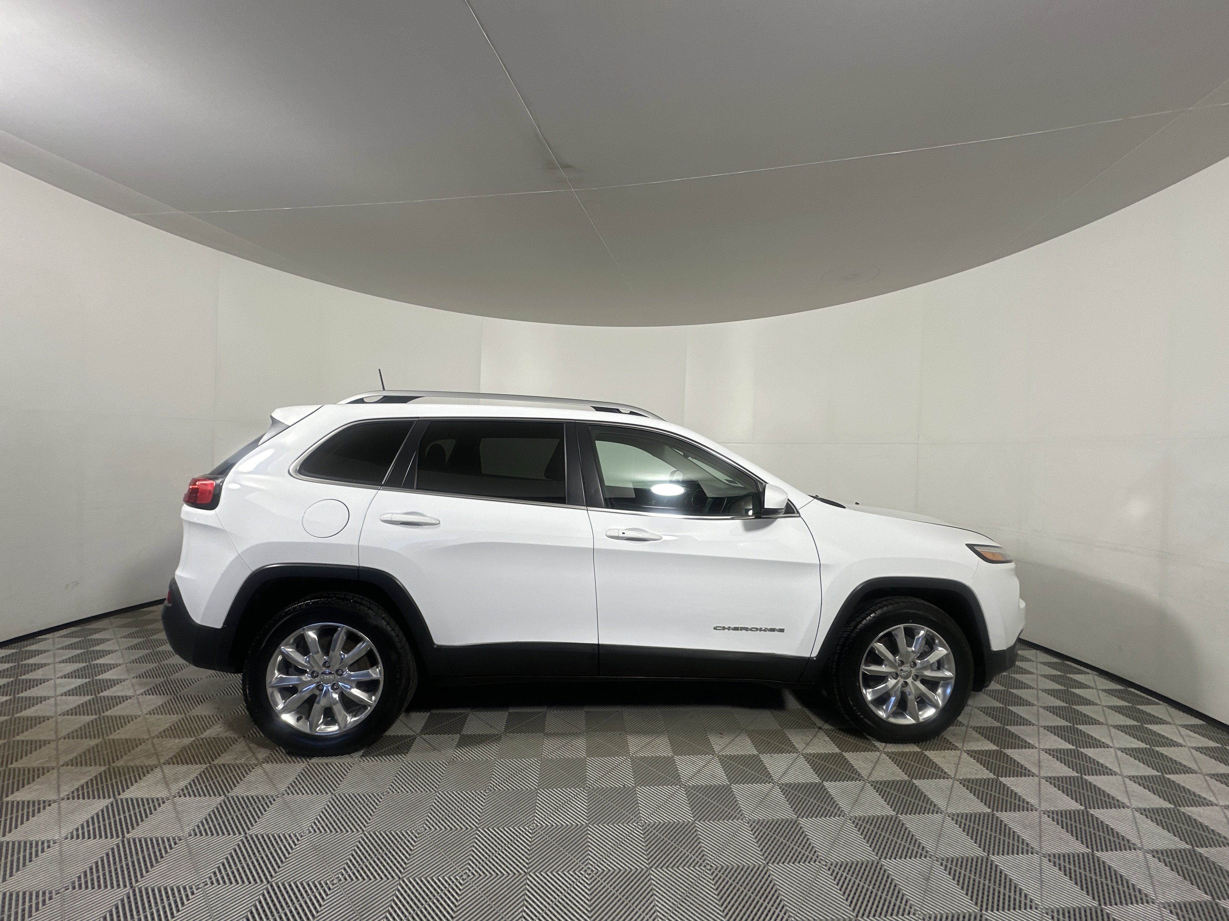 Certified Used 2016 Bright White Clearcoat Jeep Limited image 8