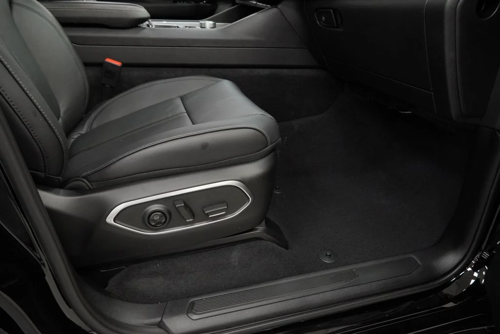 New 2026 High Gloss Black Exterior Paint Jeep  image 37