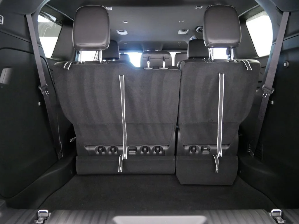 New 2027 Diamond Black Crystal Pearl-Coat Exterior Paint Chrysler Select image 15