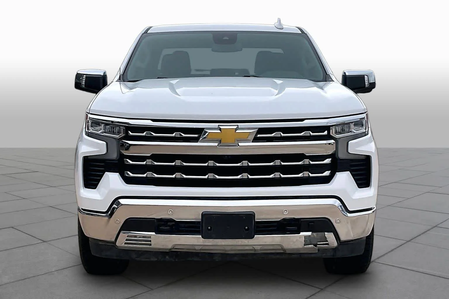 Used 2025 Summit White Chevrolet LTZ image 2