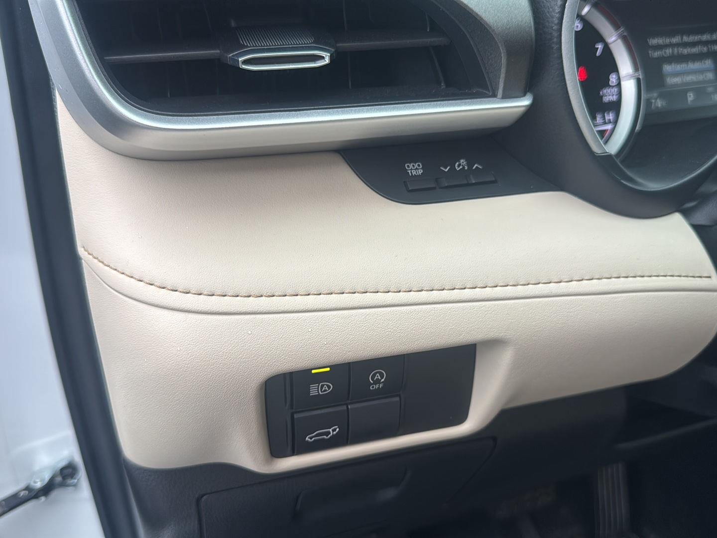 Used 2024 Wind Chill Pearl Toyota XLE image 14