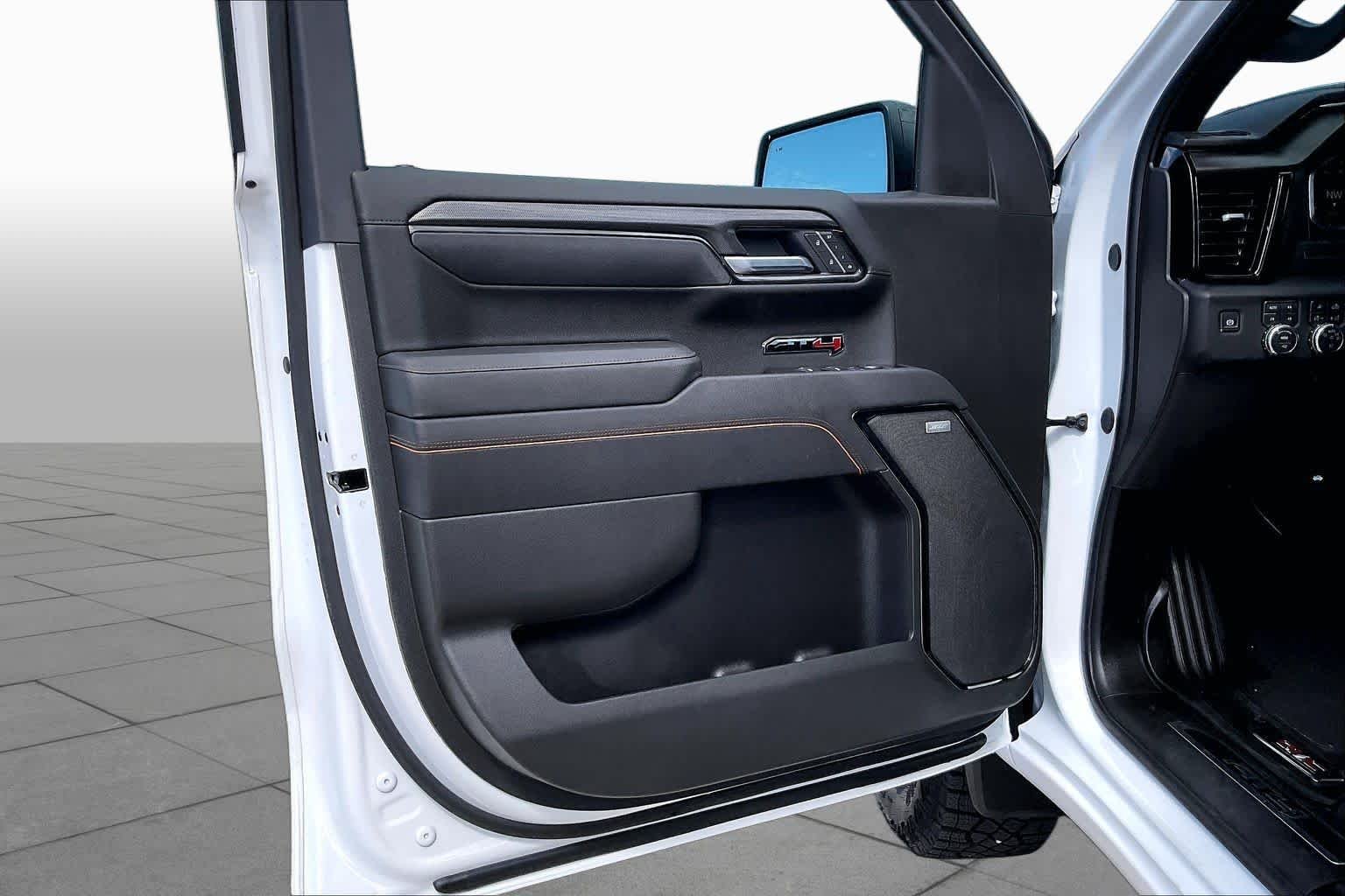 Used 2026 Summit White GMC AT4 image 22