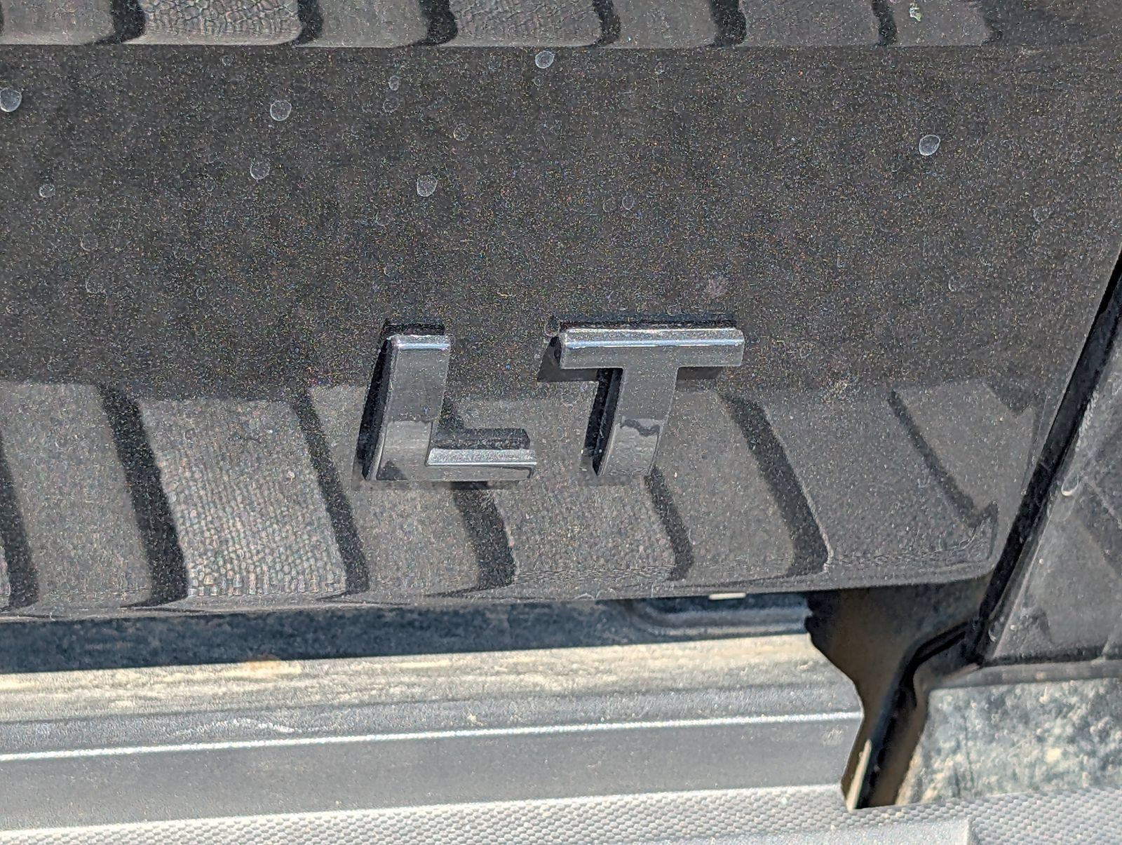 Used 2018 BLACK Chevrolet LT image 6