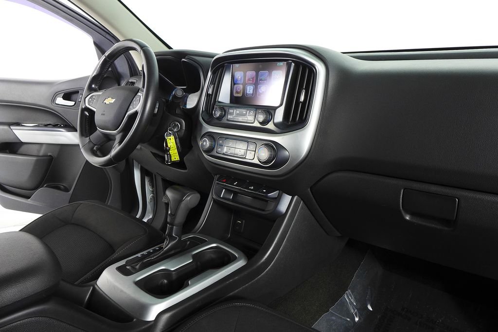 Used 2016 White Chevrolet LT image 12