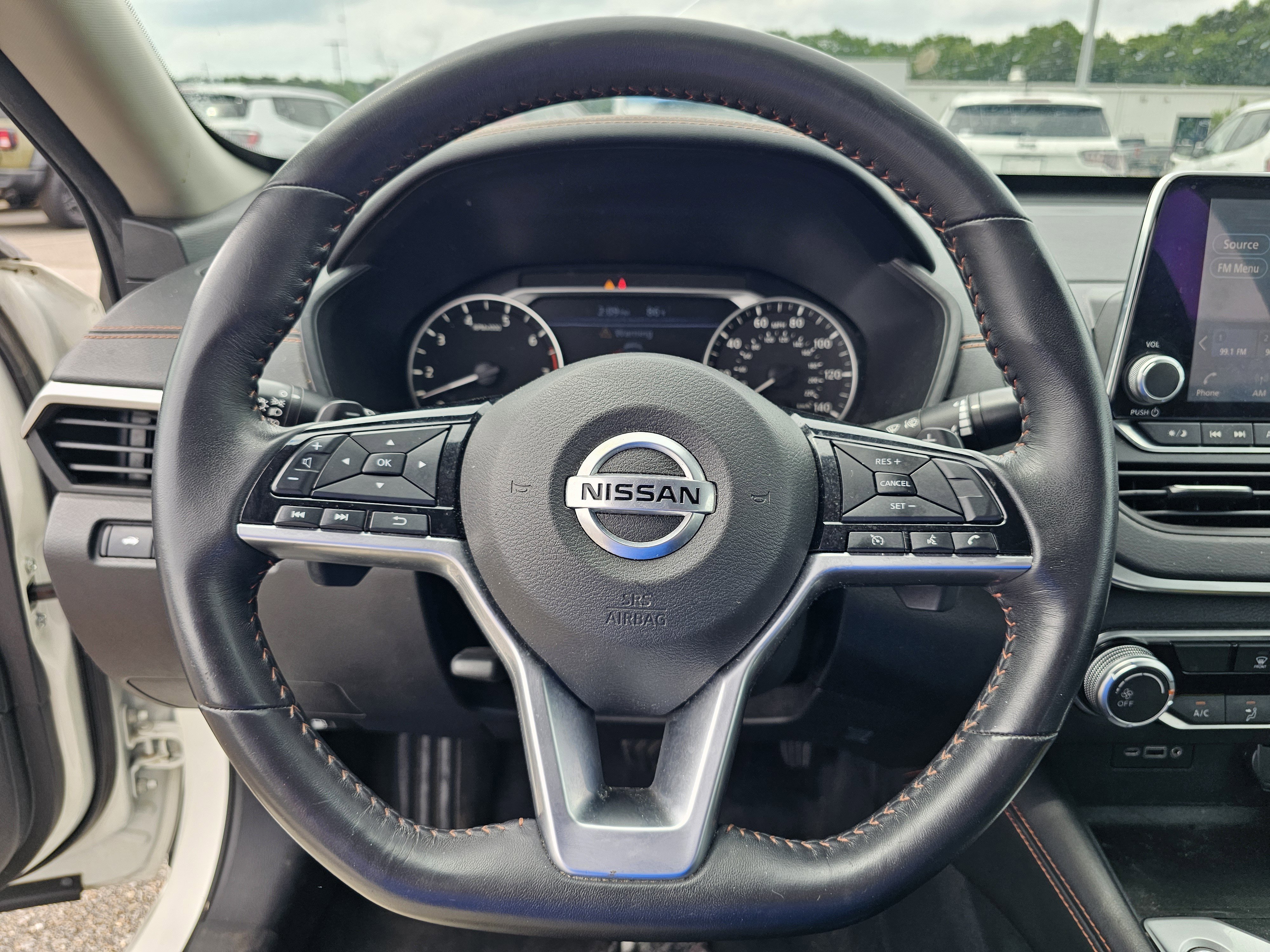 Used 2021 Pearl White Tricoat Nissan 2.5 SR image 18