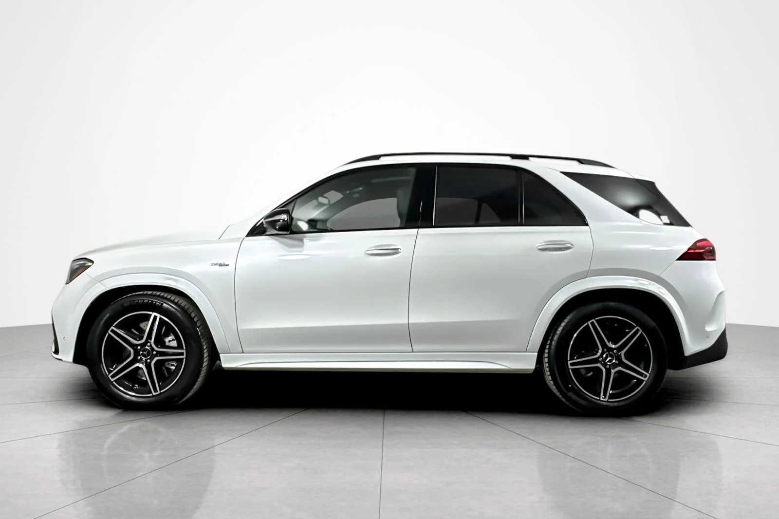 Used 2025 MOONLIGHT WHITE Mercedes-Benz AMG® GLE 53 4MATIC+ SUV image 2