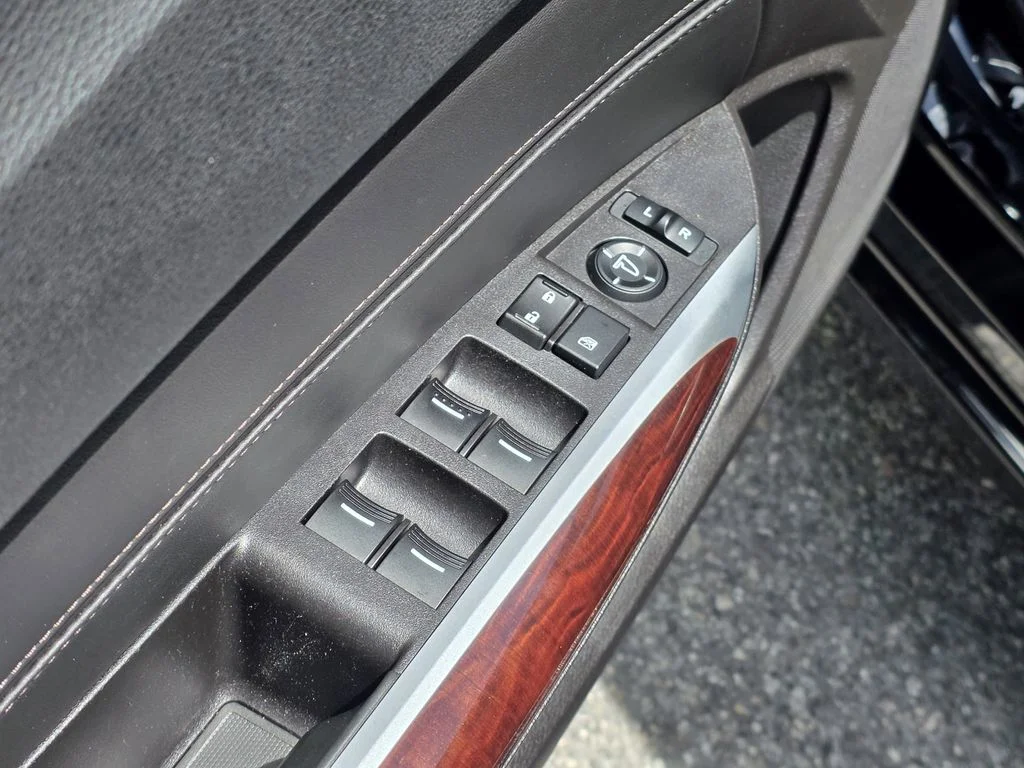 Used 2016 Black Acura V6 image 16